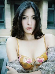 Enchanting asian beauty is incredibly stunning in her bikini